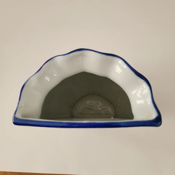 Formalities By Braum Bros. Blue & White Porcelain Floral Wall Pocket Vase Vessel - Picture 5 of 10